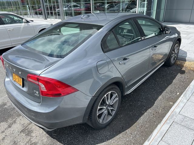 Used 2018 Volvo S60 T5 Cross Country Platinum AWD/4WD image 3