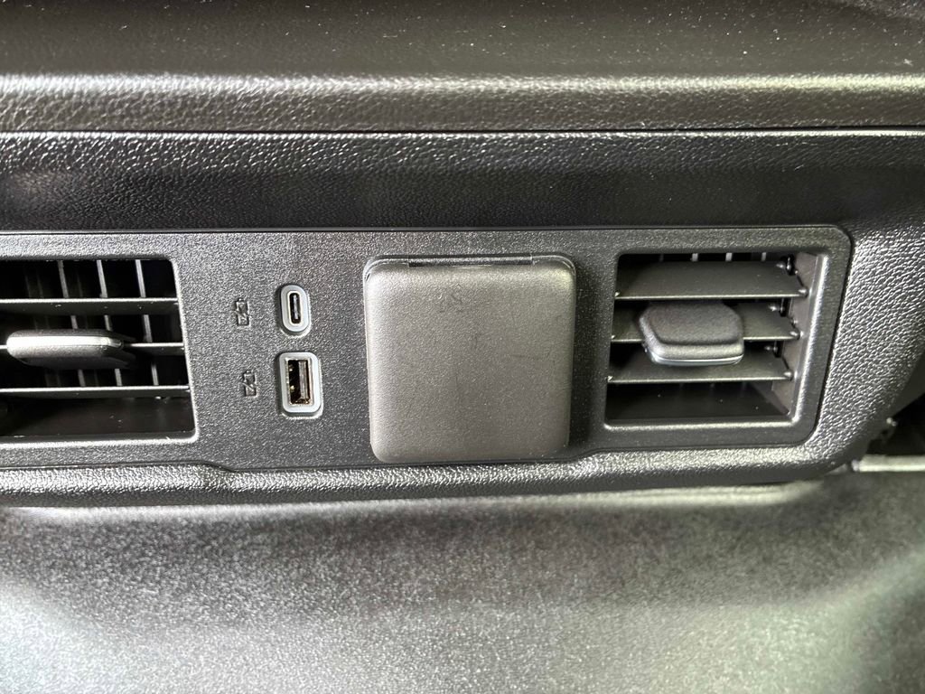 Used 2024 GMC Sierra 3500 SLE w/ SLE Value Package image 20