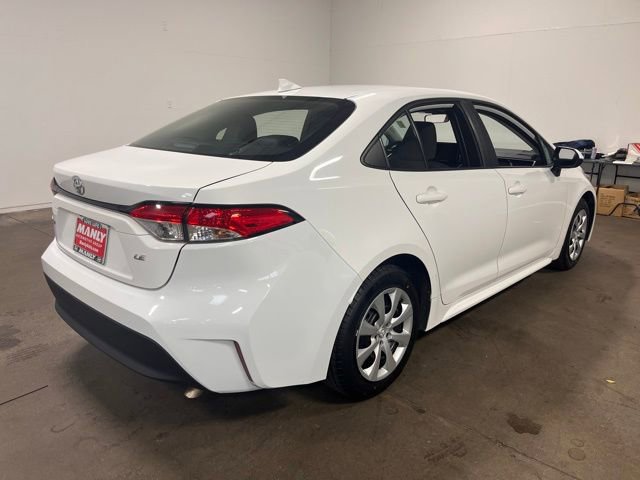 Used 2023 Toyota Corolla LE image 3