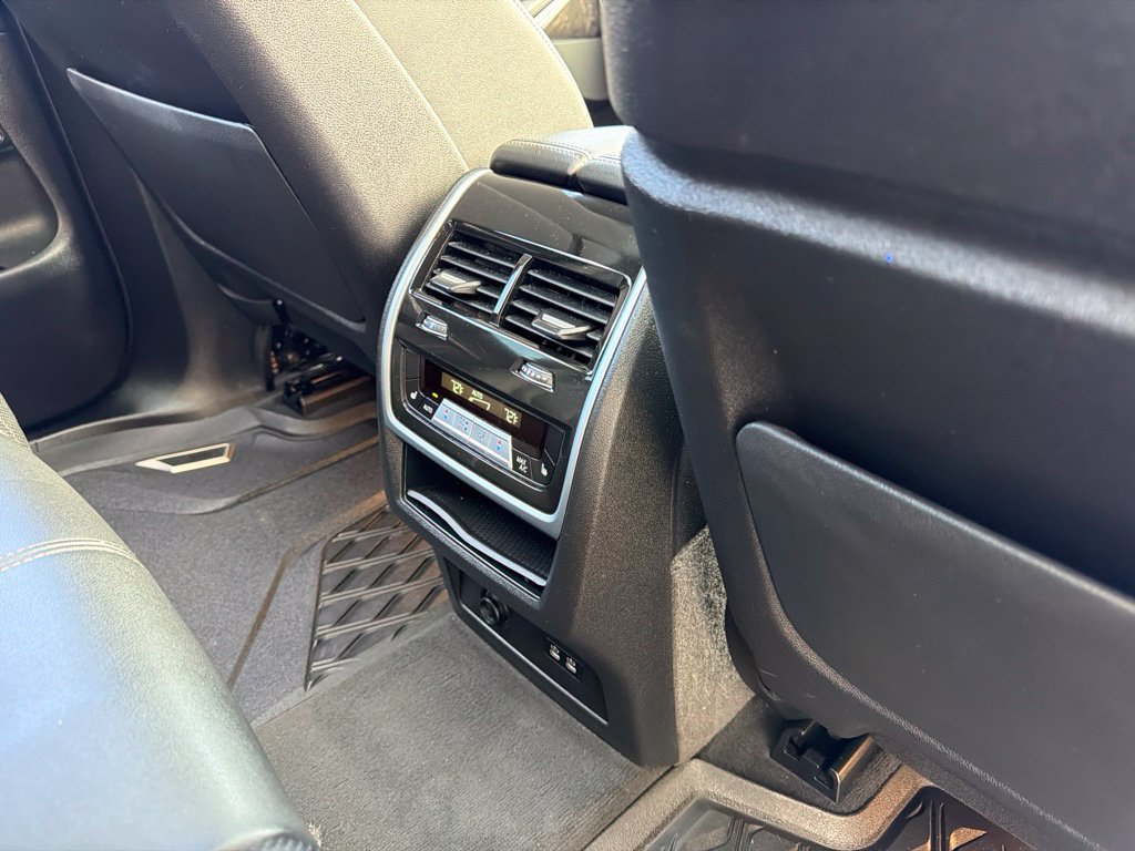 Used 2024 BMW X5 xDrive50e w/ Premium Package AWD/4WD image 27