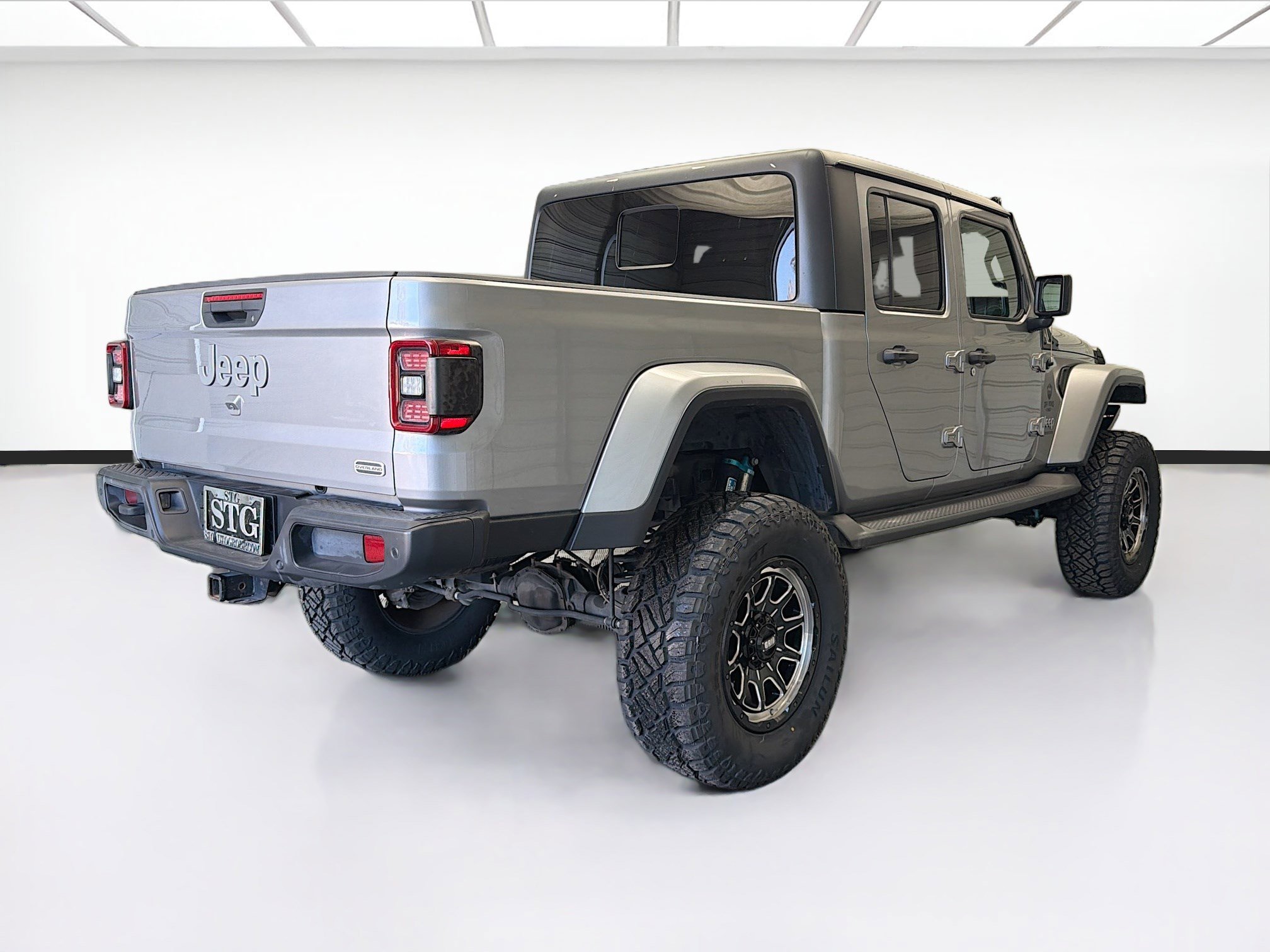 Used 2020 Jeep Gladiator Overland AWD/4WD image 4