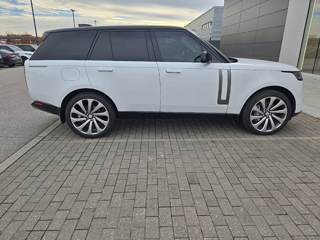 Used 2023 Land Rover Range Rover SE image 5