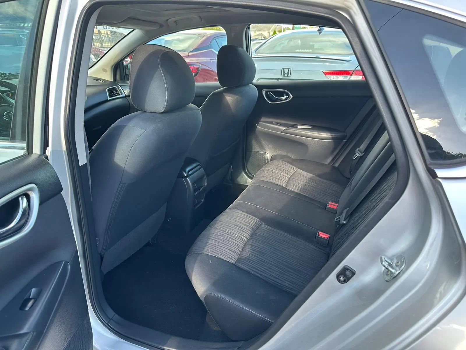 Used 2016 Nissan Sentra SV w/ Style Package image 3