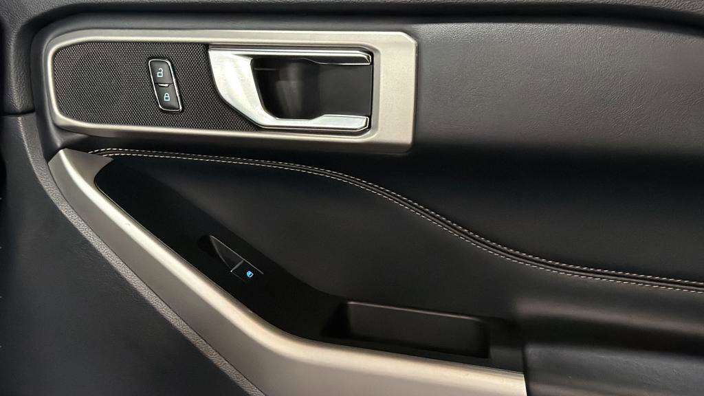 Used 2020 Ford Explorer XLT w/ Equipment Group 202A image 16