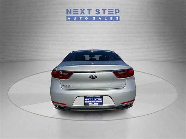 Used 2017 Kia Cadenza Premium image 7
