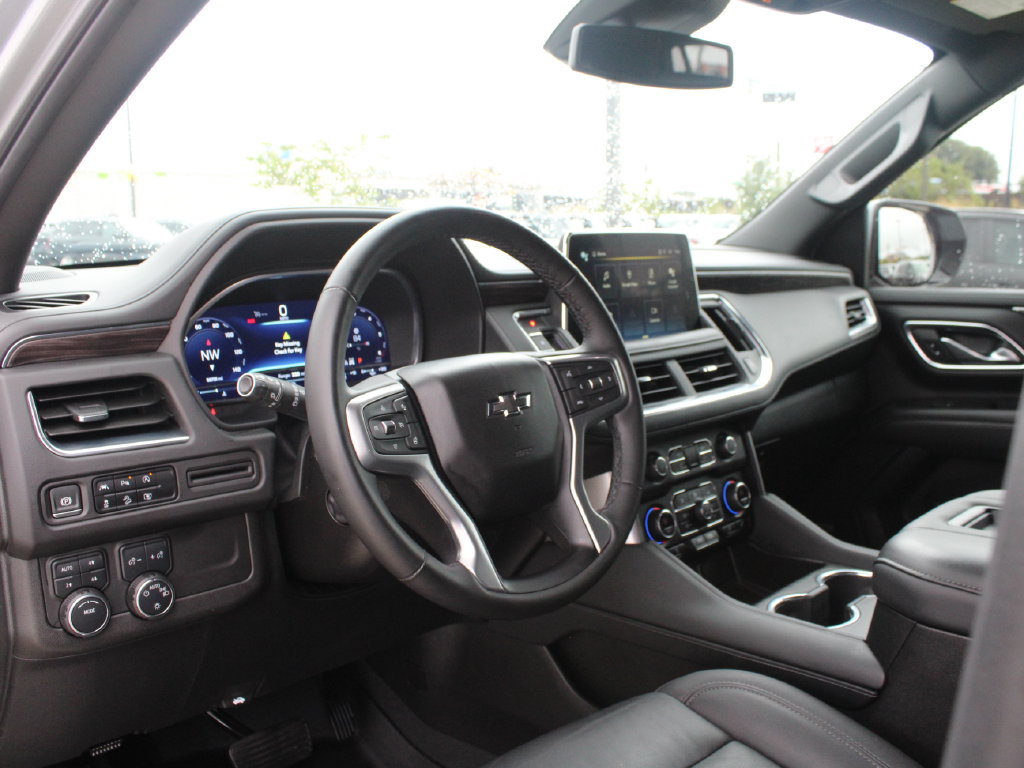 Used 2024 Chevrolet Tahoe Z71 w/ Luxury Package AWD/4WD image 17