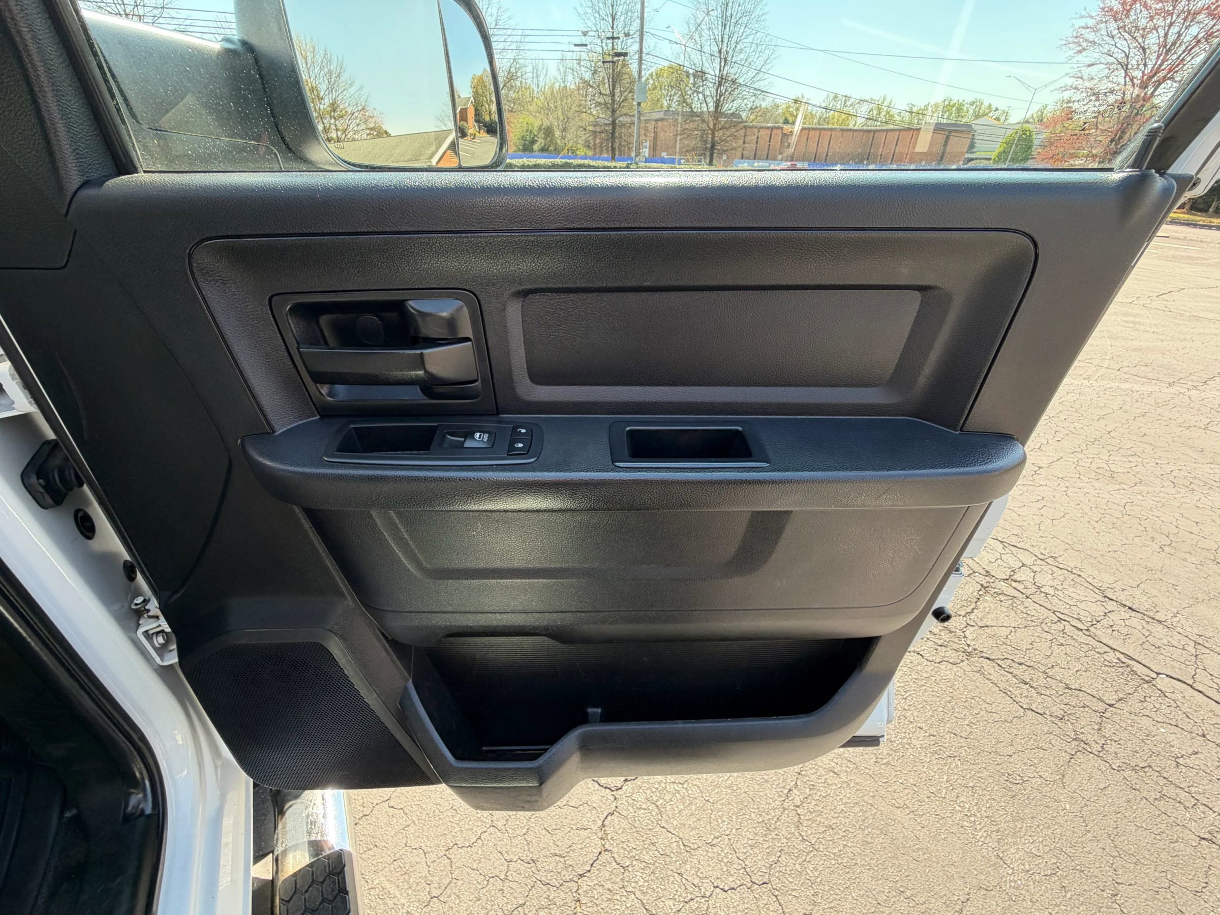 Used 2016 RAM 5500 Tradesman image 24