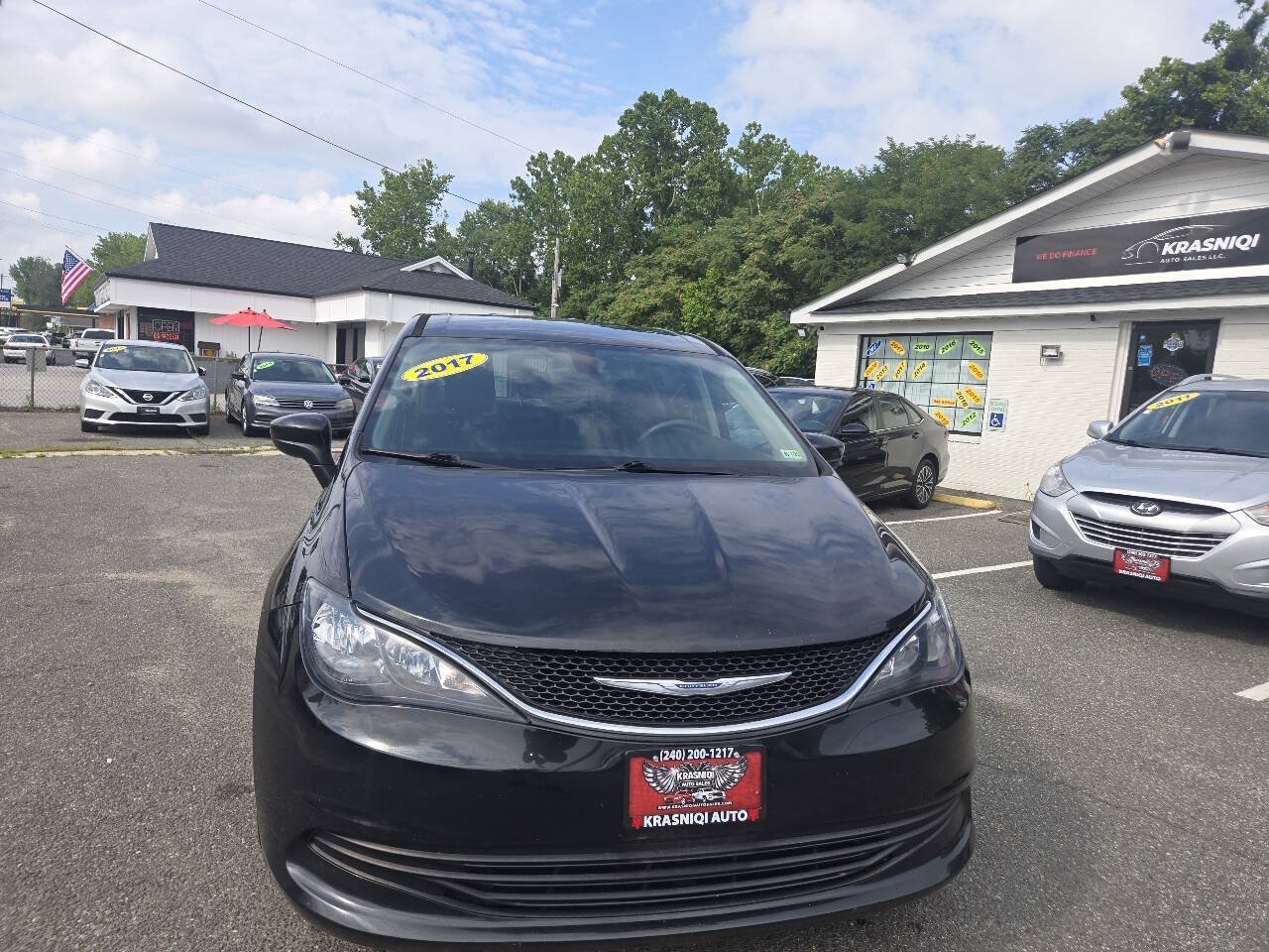 Used 2017 Chrysler Pacifica LX FWD image 3