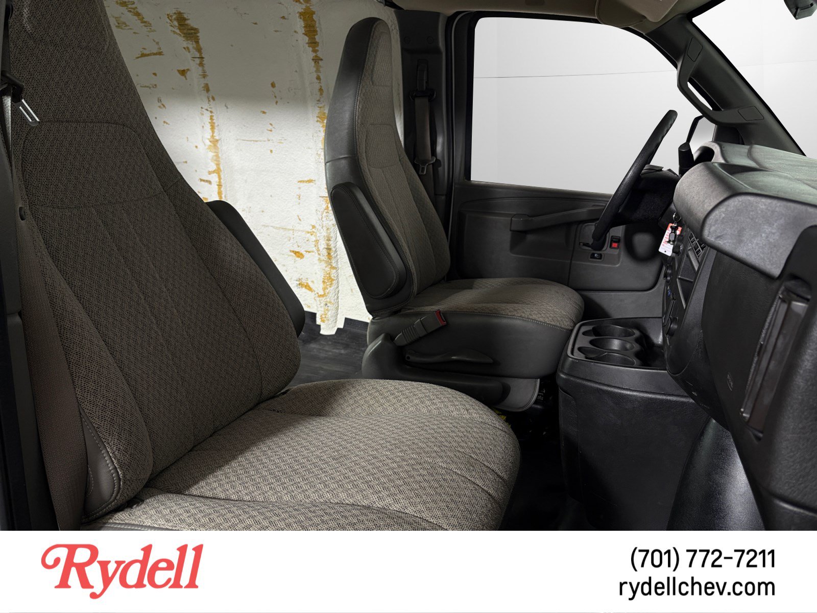Used 2019 Chevrolet Express 3500 Extended w/ Driver Convenience Package RWD image 16