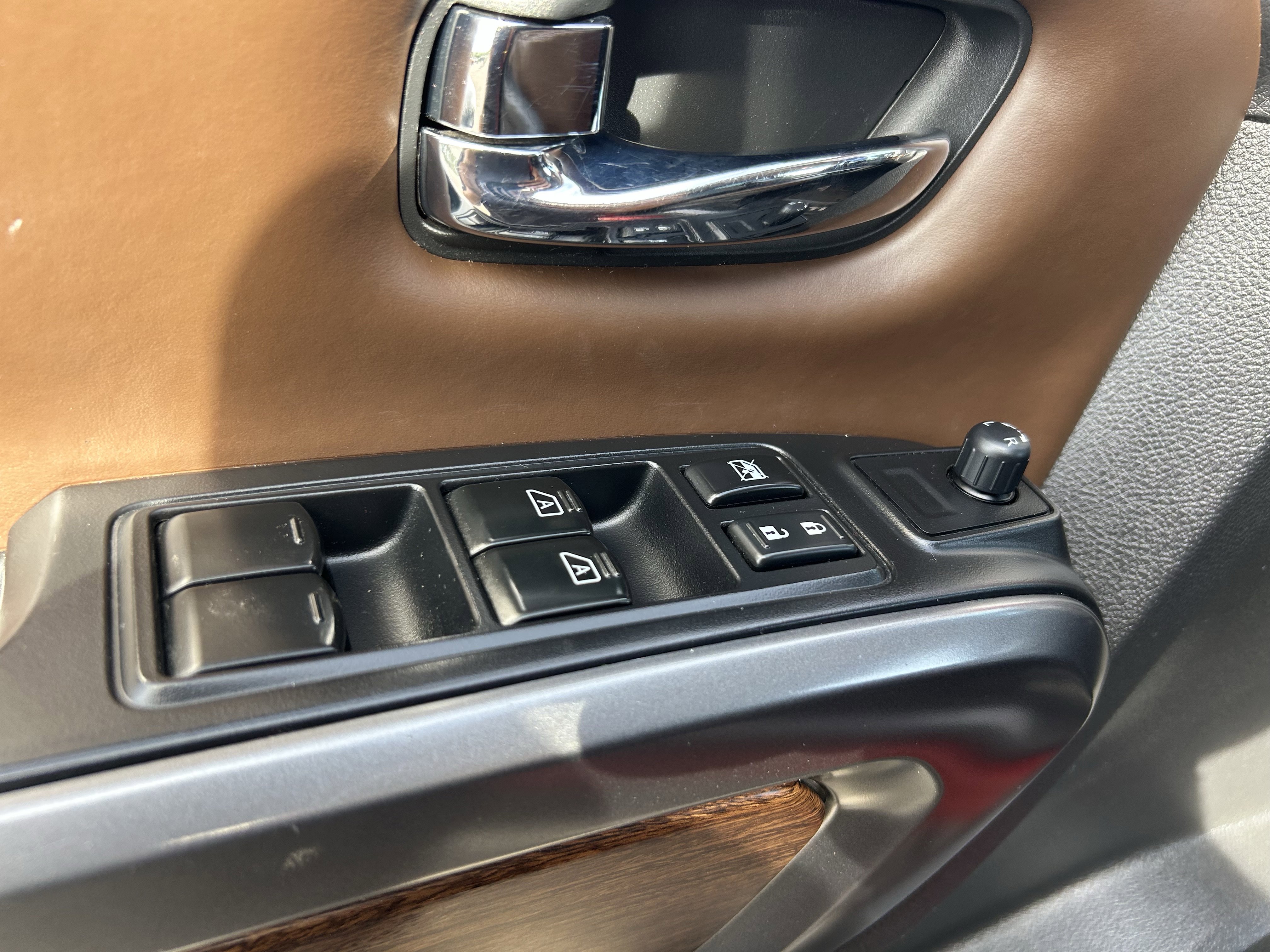 Used 2016 Nissan Titan Platinum Reserve AWD/4WD image 29