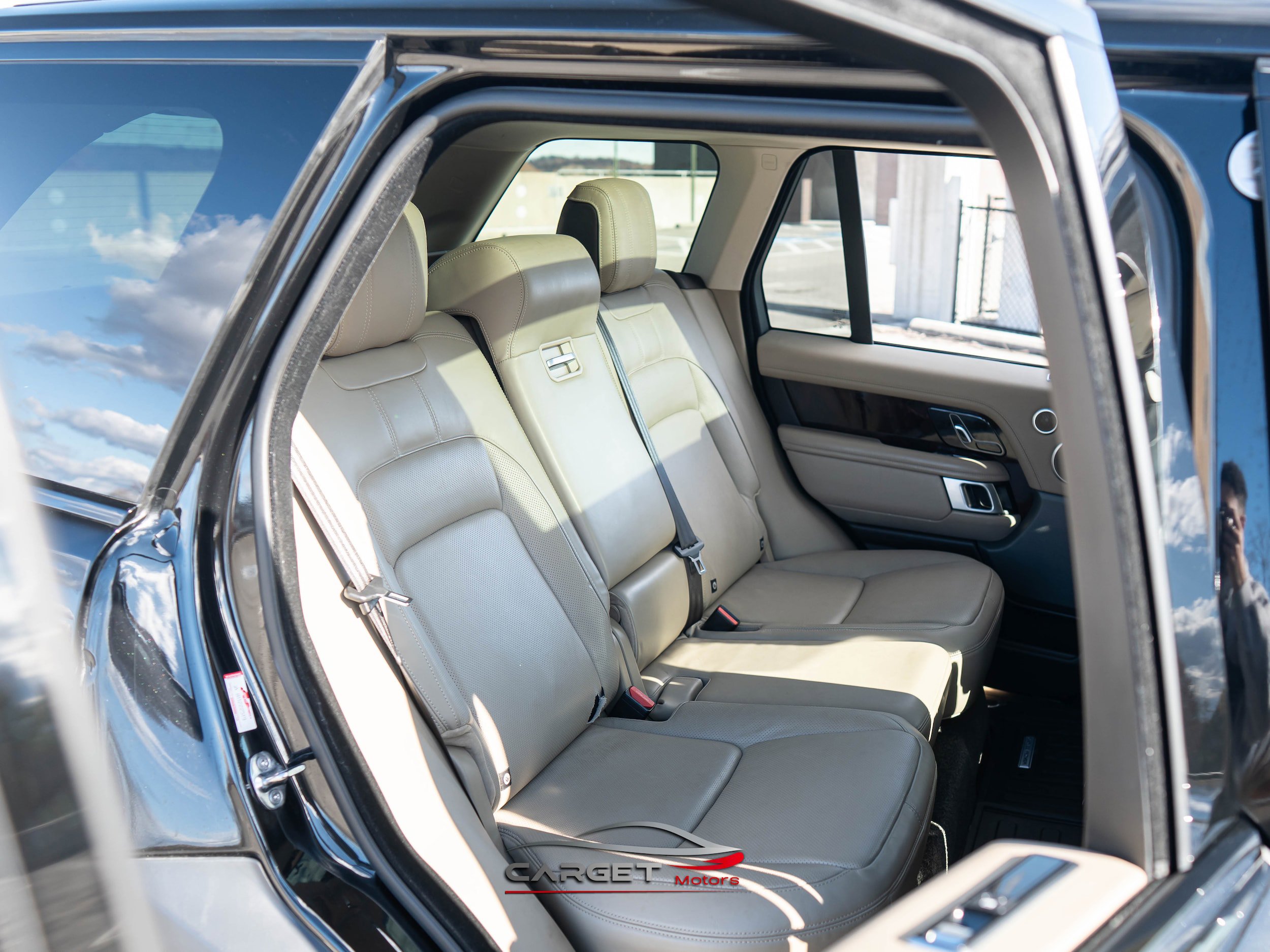 Used 2021 Land Rover Range Rover P525 Westminster Edition image 18