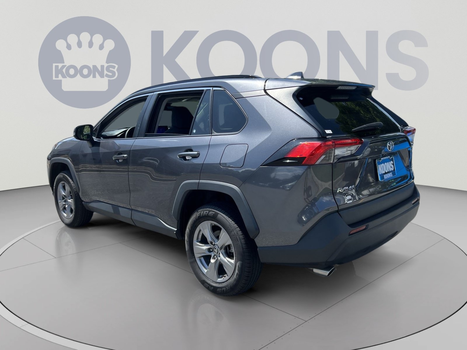Used 2024 Toyota RAV4 XLE AWD/4WD image 4