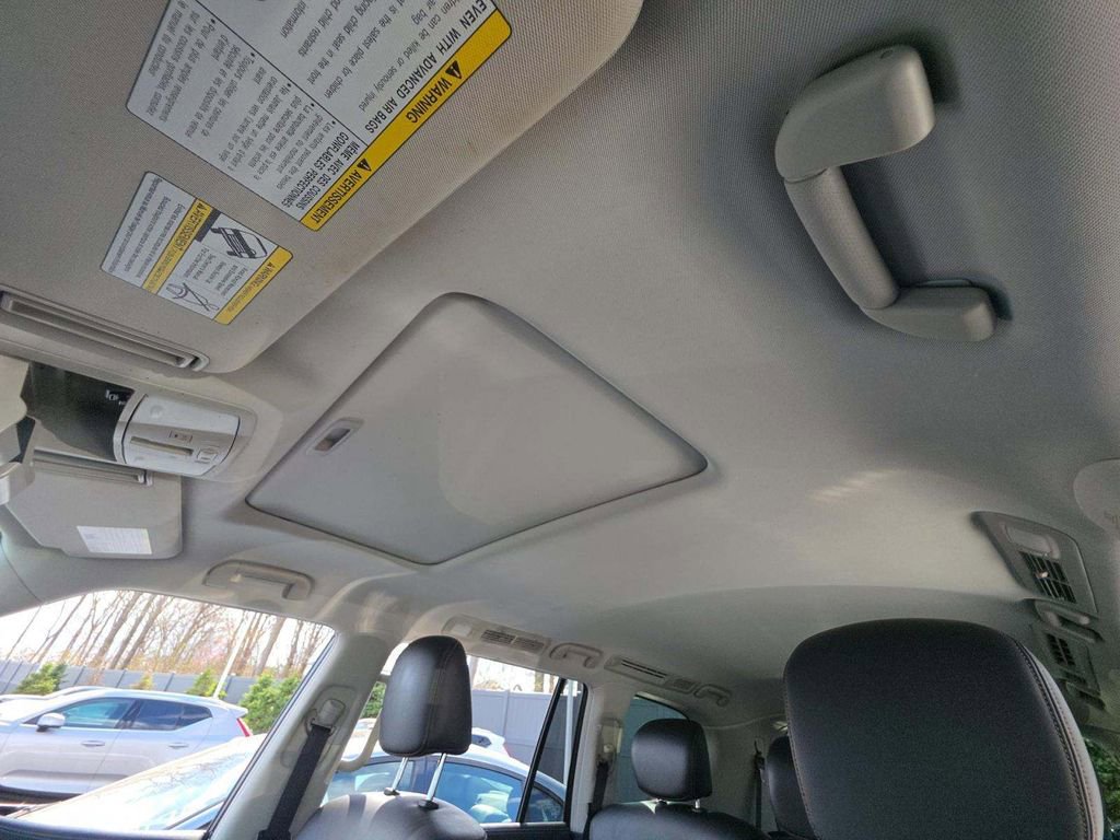 Used 2018 Nissan Armada SL w/ Moonroof Package image 4