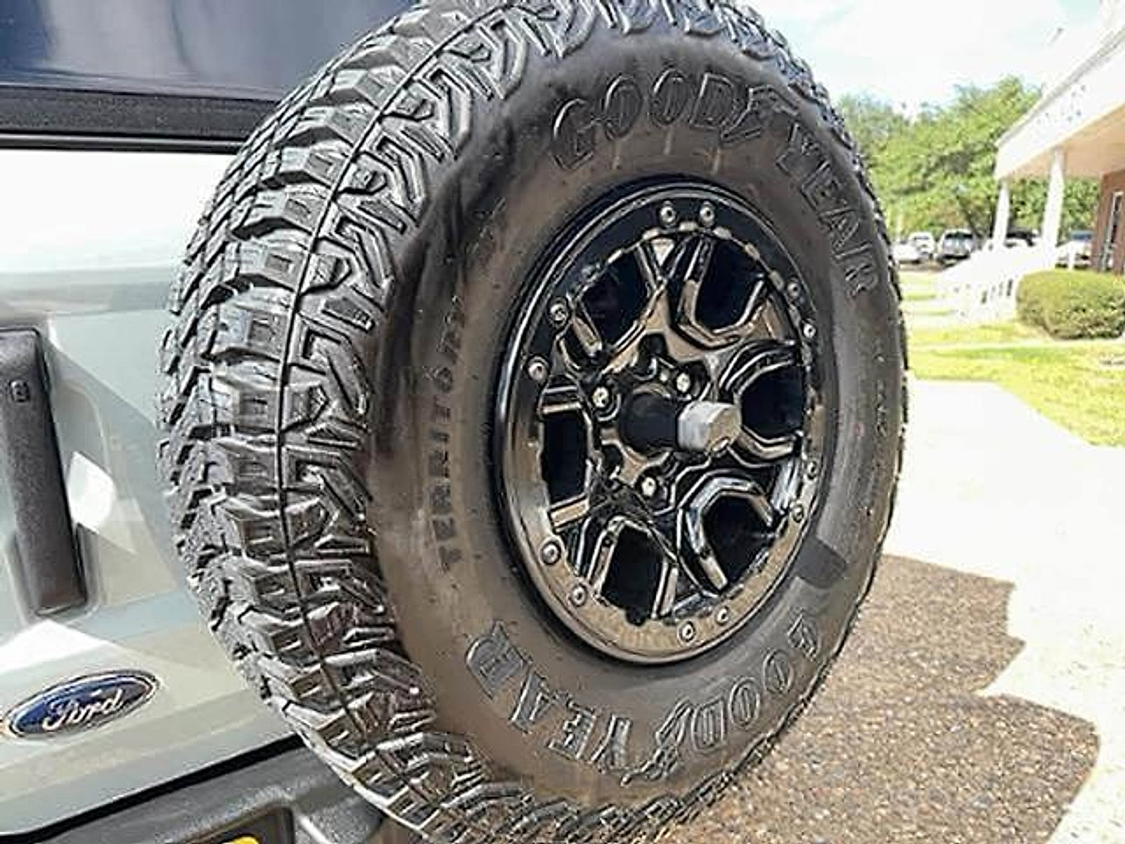 Used 2022 Ford Bronco Wildtrak image 8