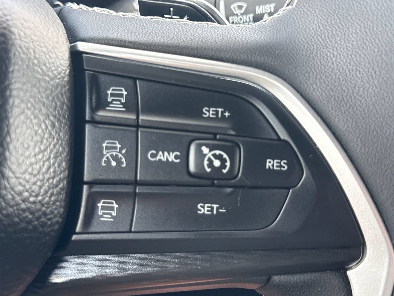 Used 2025 Jeep Grand Cherokee L Laredo AWD/4WD image 26