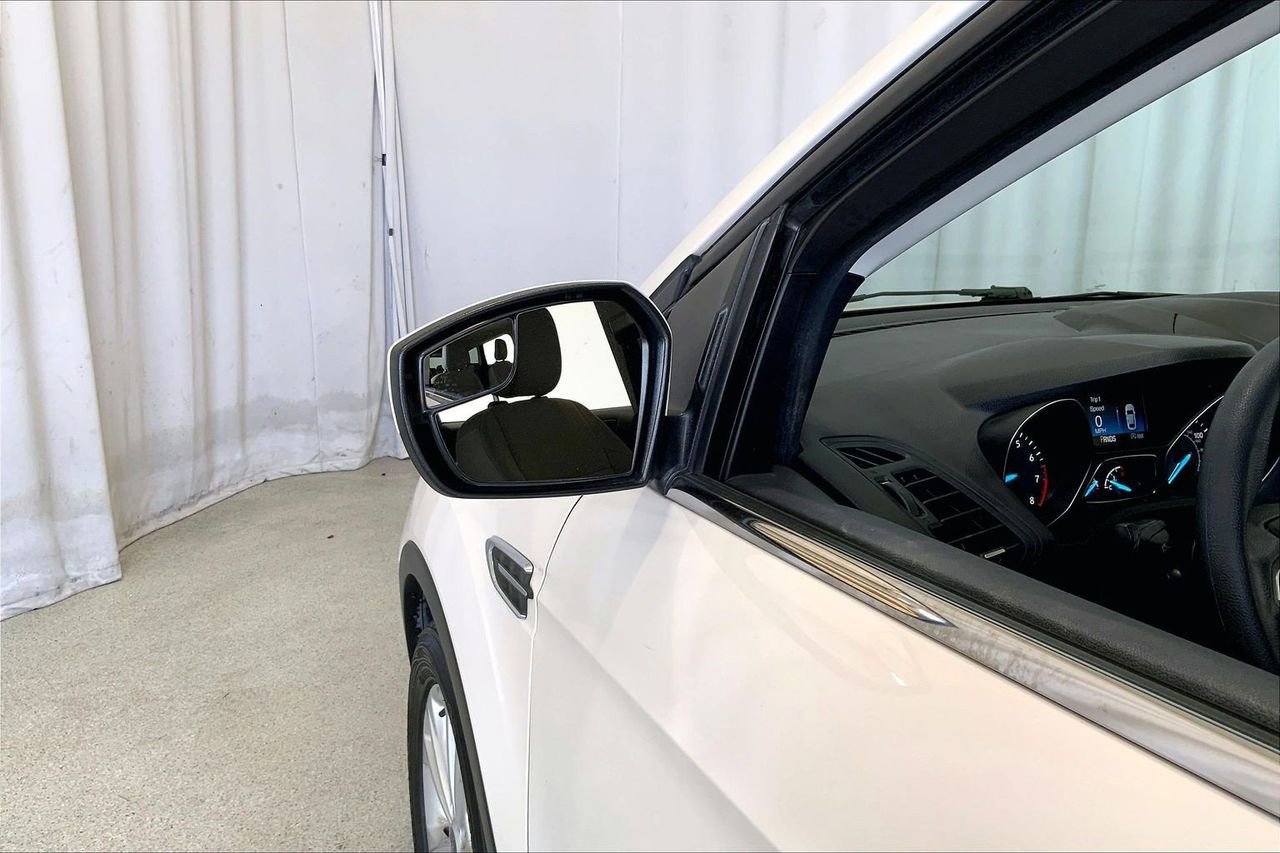 Used 2019 Ford Escape SE image 10