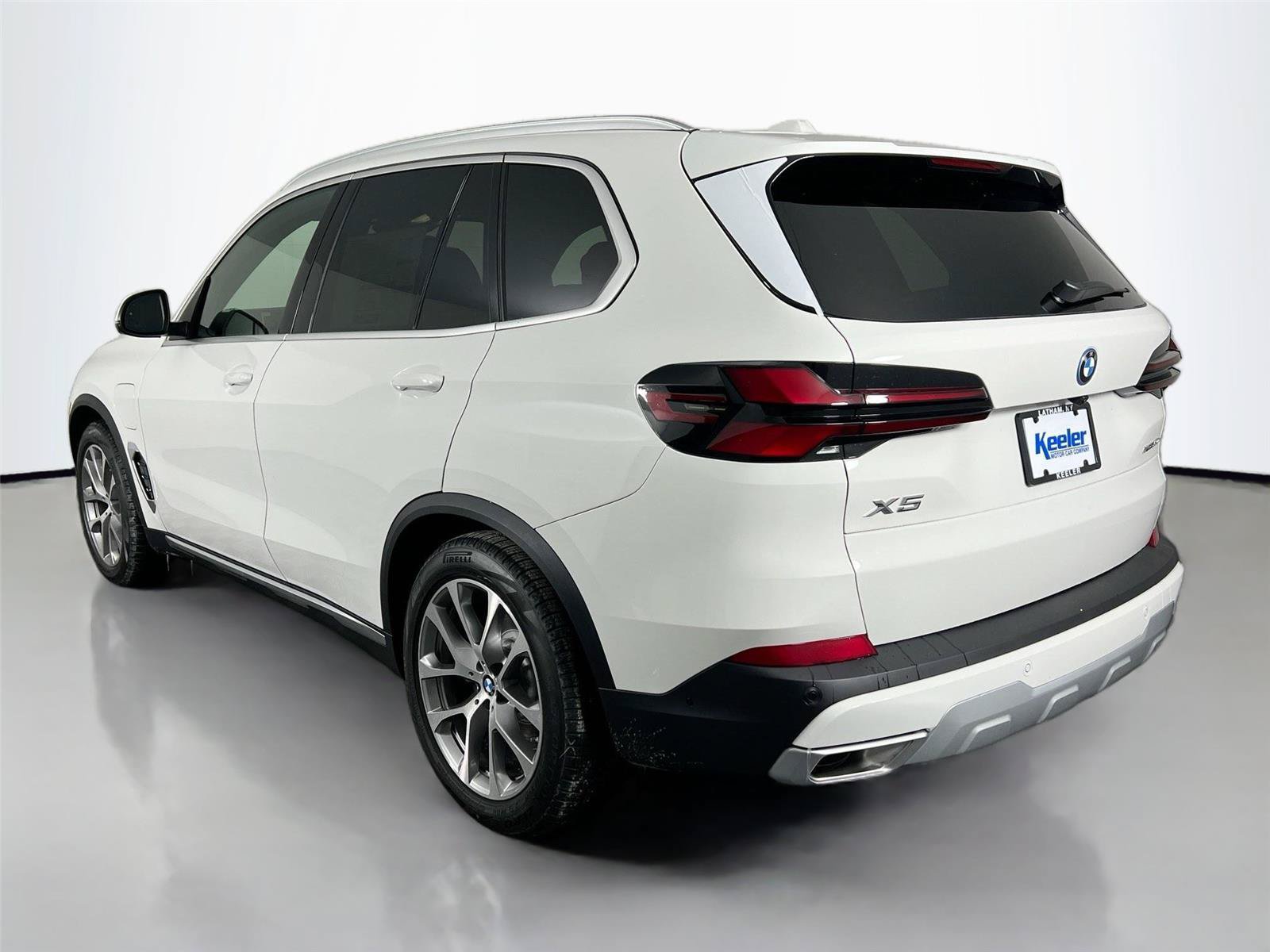 New 2026 BMW X5 xDrive50e AWD/4WD image 4