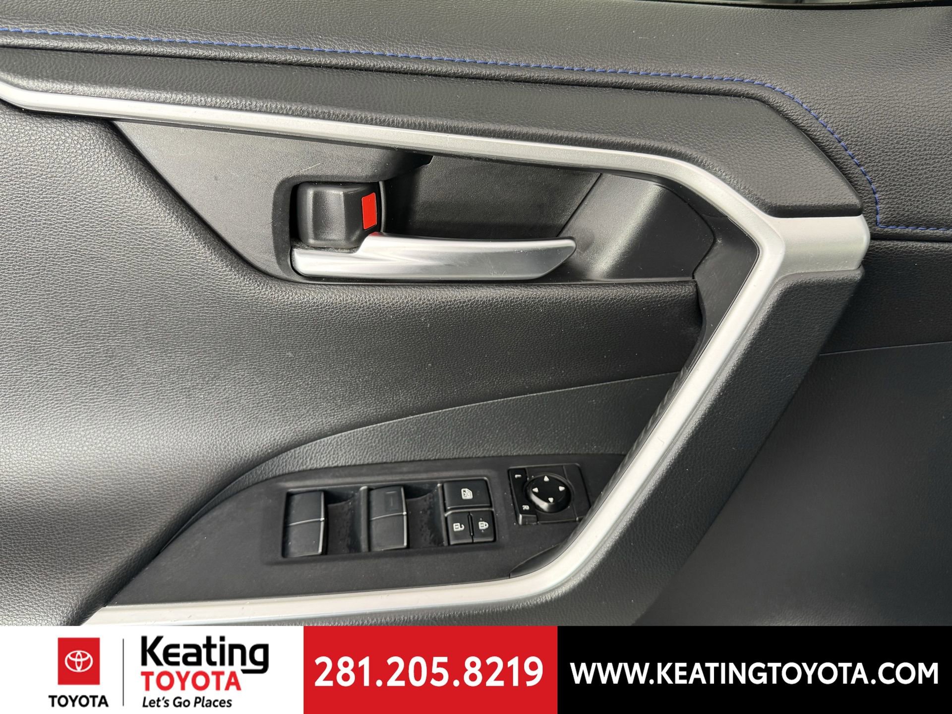 Used 2019 Toyota RAV4 XSE AWD/4WD image 12