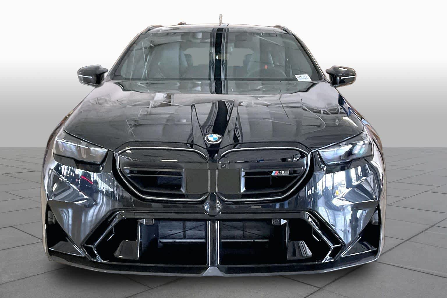 New 2027 BMW M5 Touring AWD/4WD image 3
