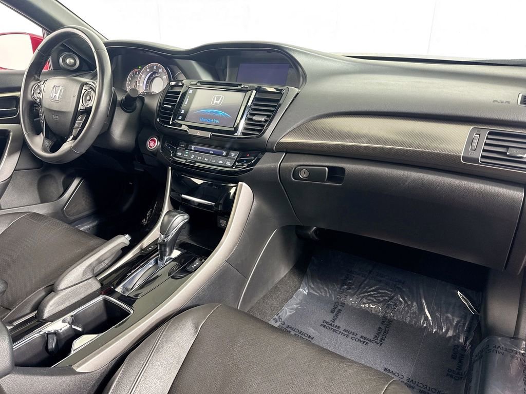 Used 2017 Honda Accord Touring image 32