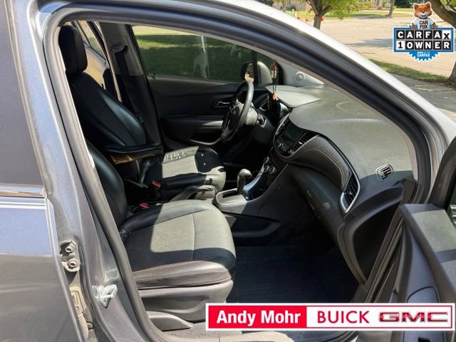 Used 2020 Chevrolet Trax LT w/ LT Convenience Package FWD image 5