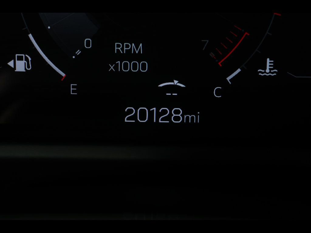 Used 2025 GMC Acadia Elevation image 25