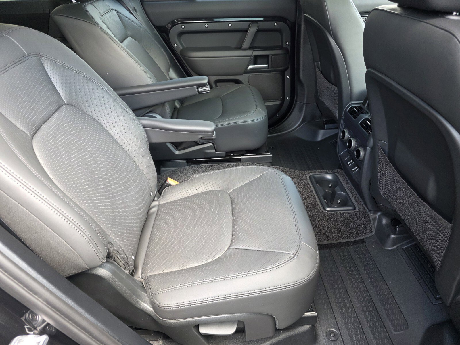 New 2026 Land Rover Defender 130 S image 5