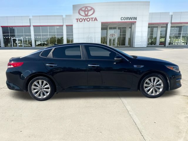 Used 2018 Kia Optima LX w/ 17" Alloy Wheels Package FWD image 6