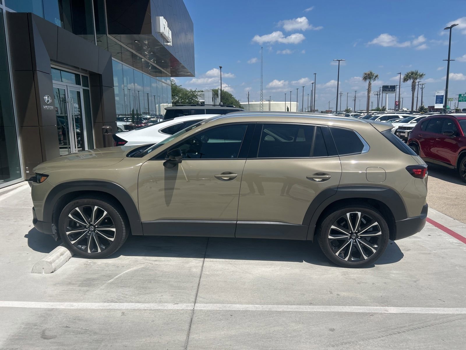 Used 2025 MAZDA CX-50 AWD 2.5 Turbo w/ Premium Pkg image 9