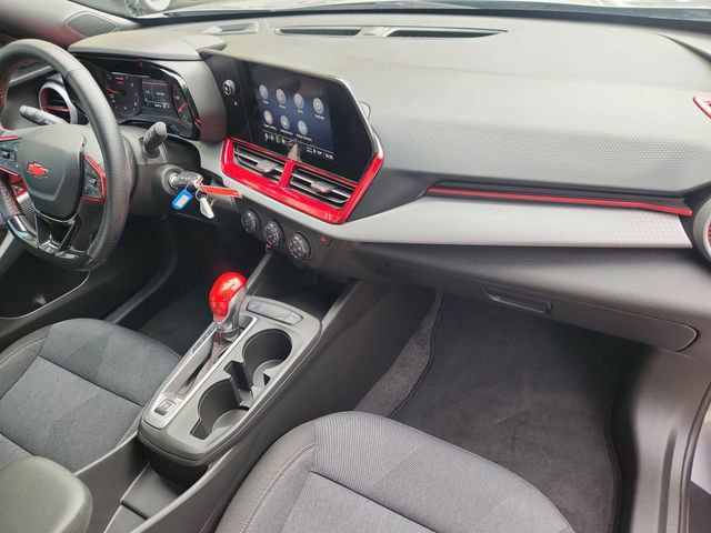 Used 2024 Chevrolet Trax RS FWD image 28