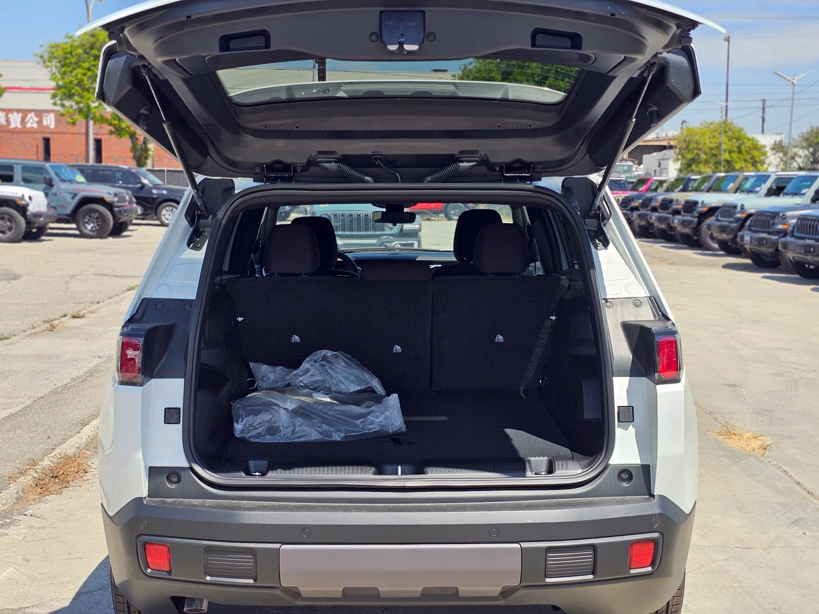 New 2026 Jeep Cherokee Laredo AWD/4WD image 9