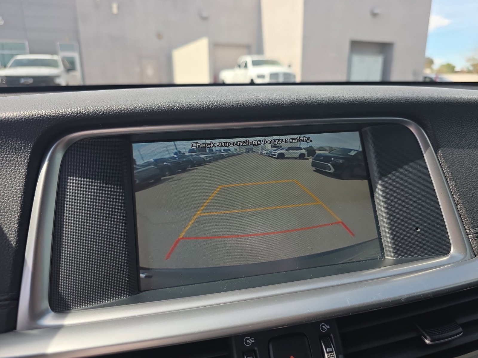 Used 2020 Kia Optima LX image 29