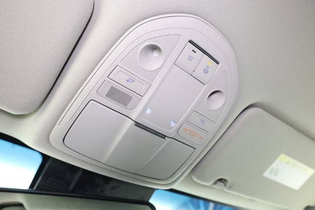 Used 2019 Genesis G70 2.0T Advanced image 27