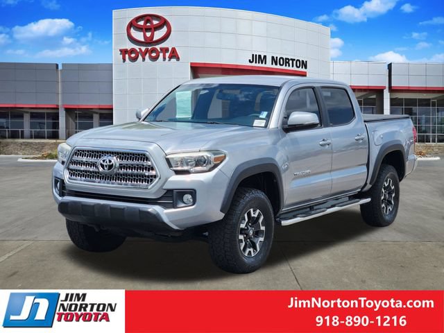 Used 2017 Toyota Tacoma TRD Off-Road w/ Tow Package (A/T) AWD/4WD image 3
