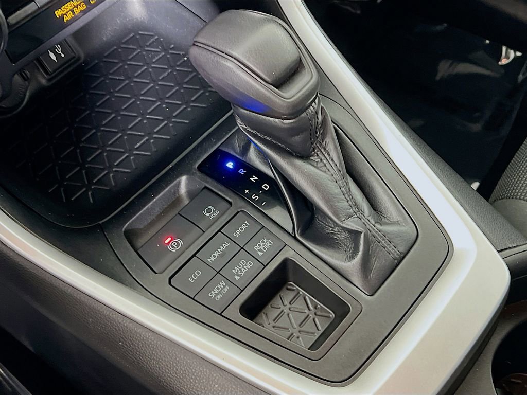Certified 2019 Toyota RAV4 LE w/ All Weather Liner Package image 16