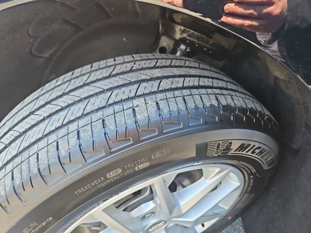 Used 2023 Chevrolet Equinox LT FWD image 28