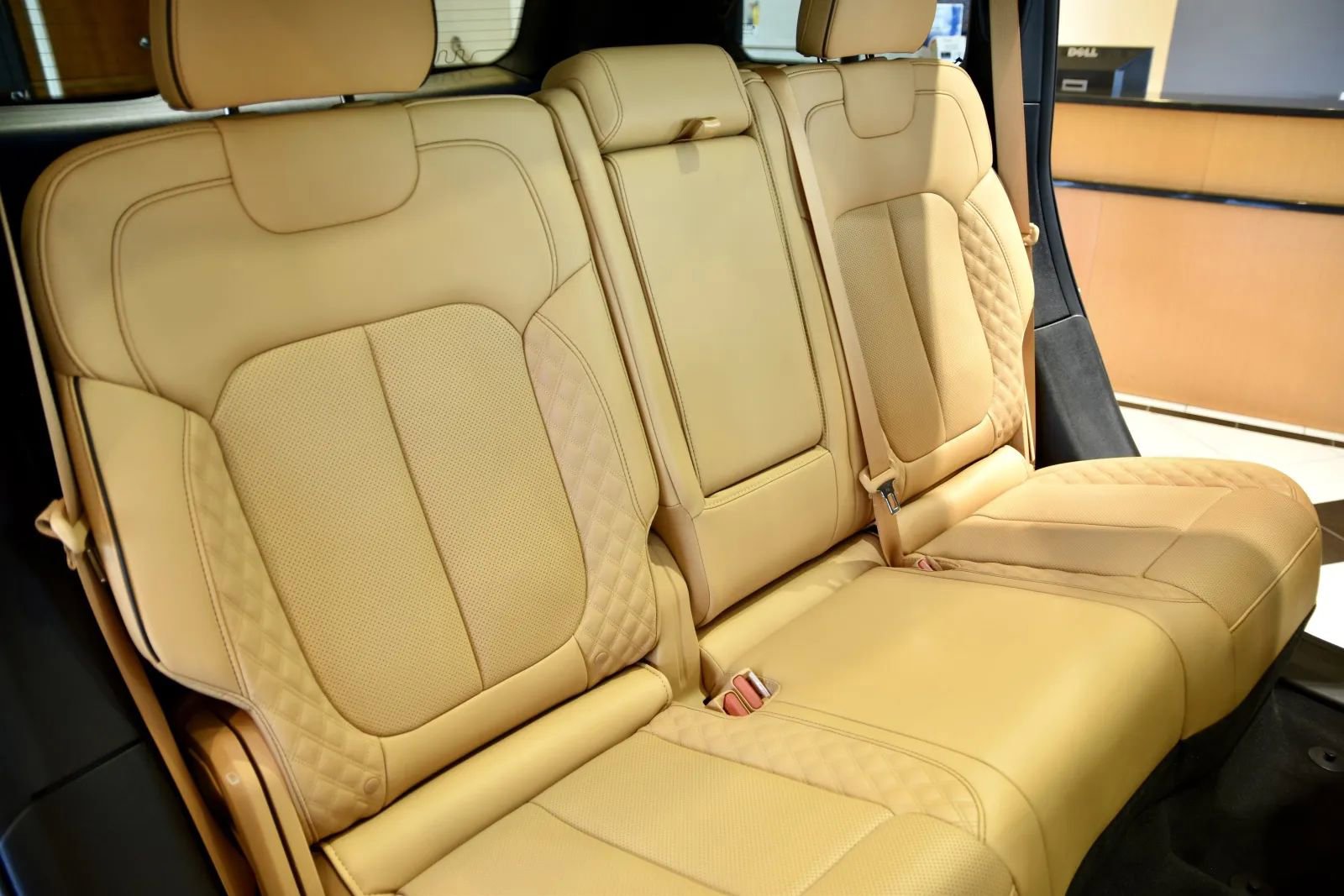 Used 2025 Jeep Grand Cherokee Summit AWD/4WD image 25
