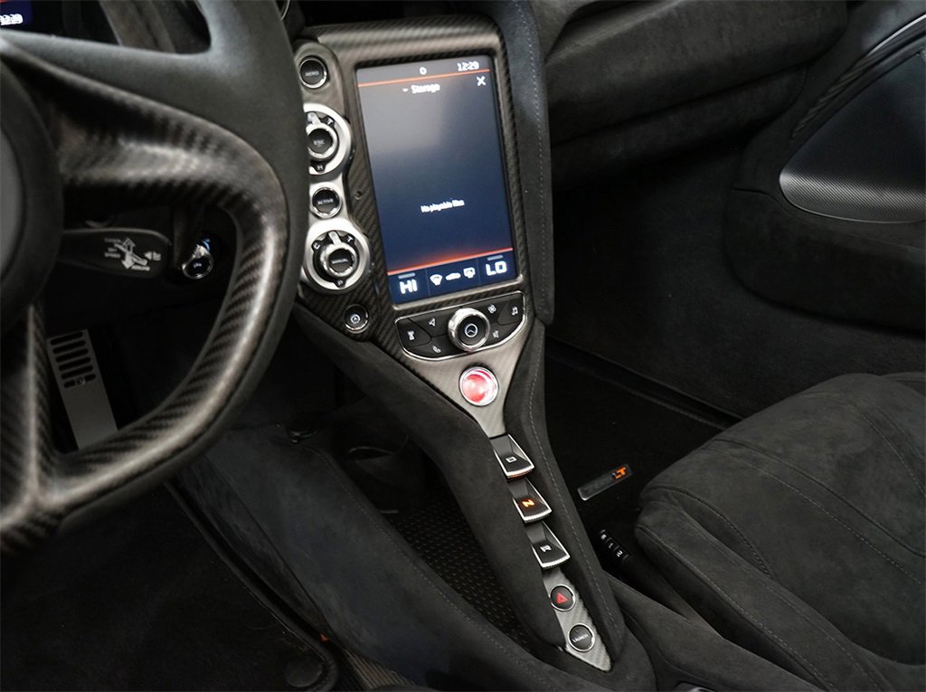 Used 2022 McLaren 765LT image 14