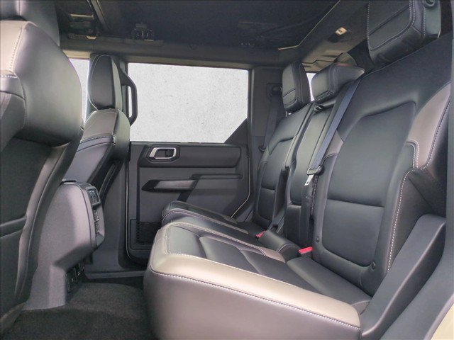 Used 2025 Ford Bronco Outer Banks AWD/4WD image 19