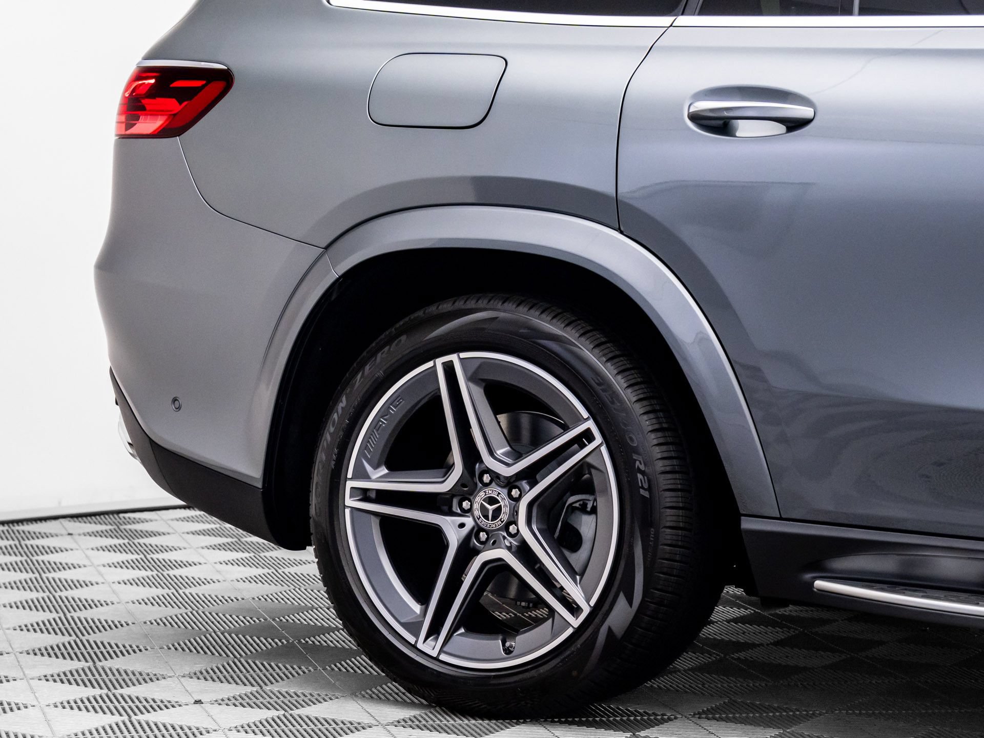 New 2026 Mercedes-Benz GLS 450 4MATIC image 34