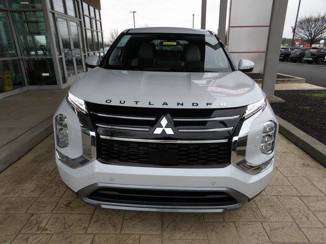 New 2026 Mitsubishi Outlander SE image 2