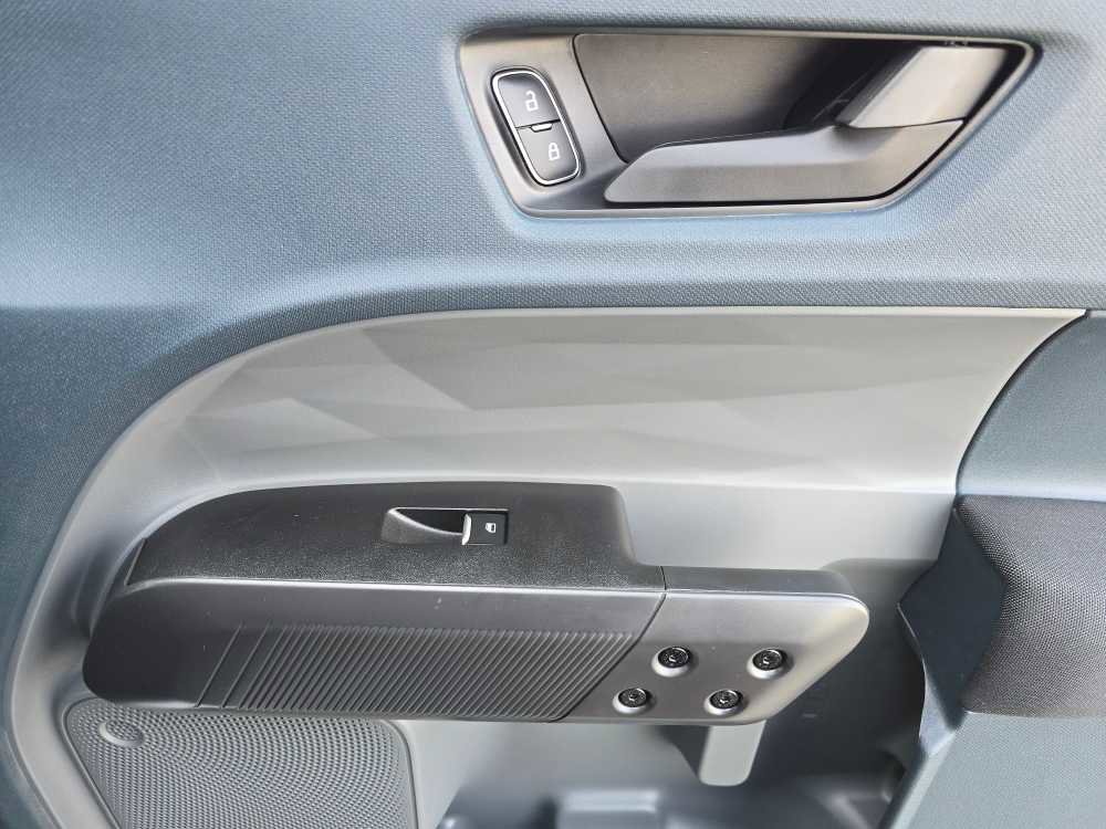 Used 2025 Ford Maverick XL w/ Equipment Group 102A image 26