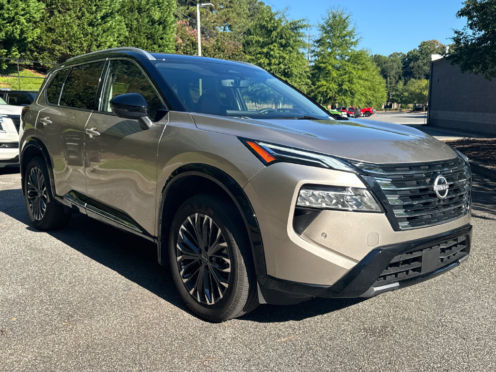 Certified 2024 Nissan Rogue Platinum w/ Platinum Premium Package FWD image 3