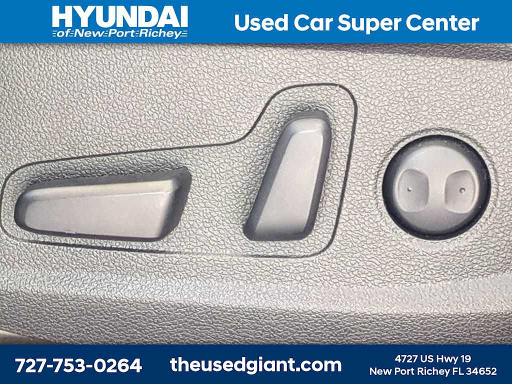 Used 2023 Hyundai Santa Fe SEL w/ Premium Package AWD/4WD image 22