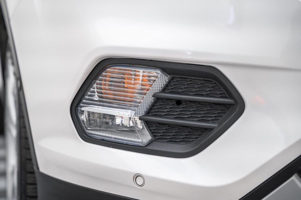 Used 2019 Ford Escape Titanium image 15