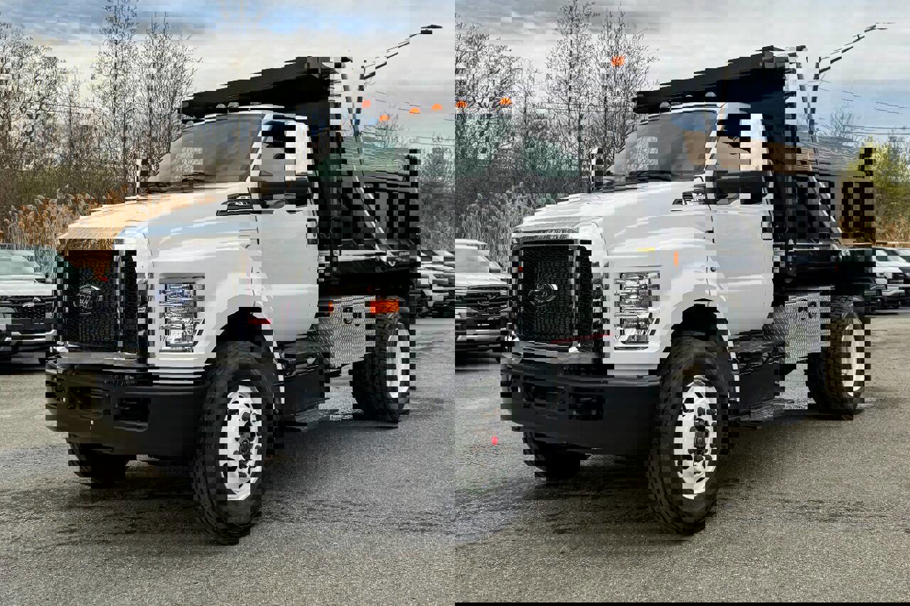 Used 2023 Ford F650 2WD Regular Cab Super Duty image 7