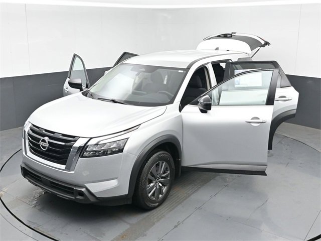 Used 2024 Nissan Pathfinder S image 52