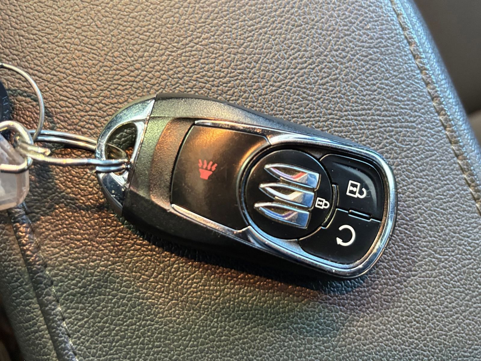 Used 2025 Buick Envista Sport Touring image 22