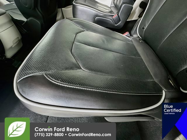 Used 2023 Chrysler Pacifica Limited FWD image 29