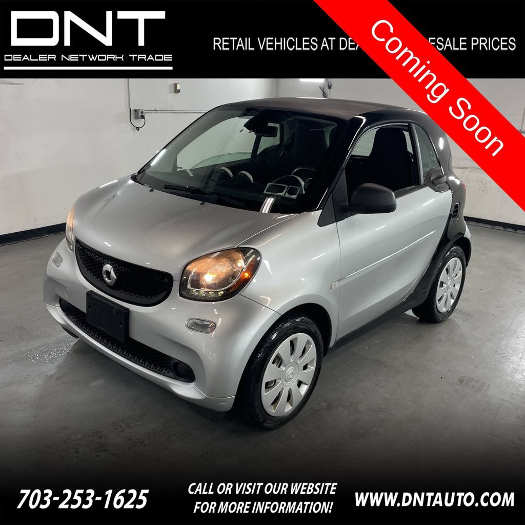 Used 2016 smart fortwo pure RWD image 1